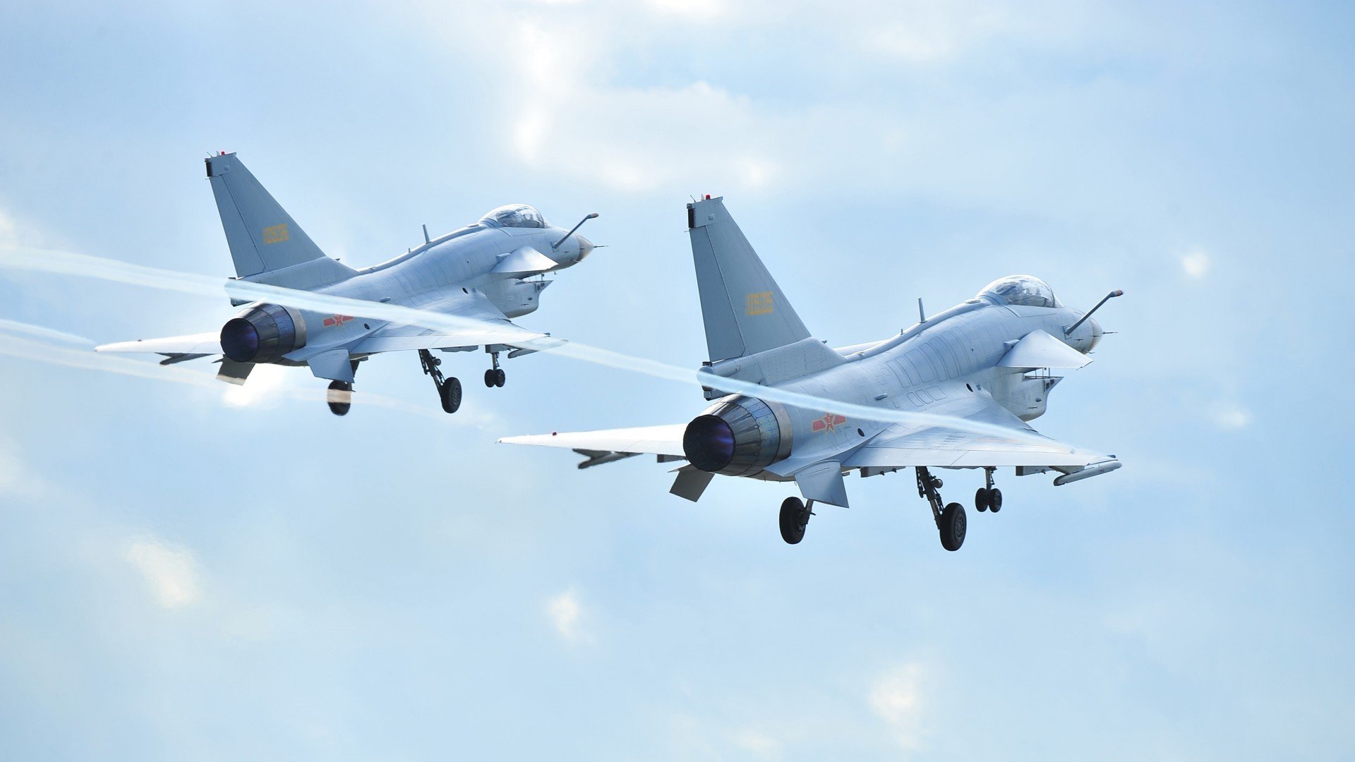 中国足球场地设施持续改善训练环境显著提升,中国足球场建设