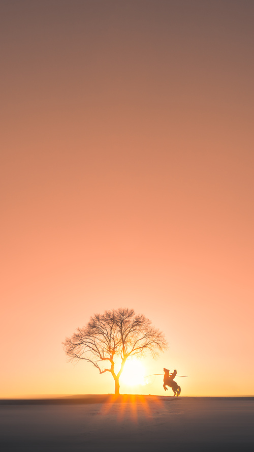 爱游戏体育-恩比德回归后内线防守明显改善，恩比德复出首战砍下24分8板2助3帽